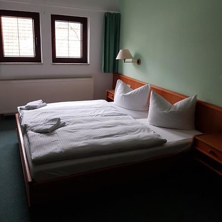 Hotel Zur Altstadt Calbe Bagian luar foto