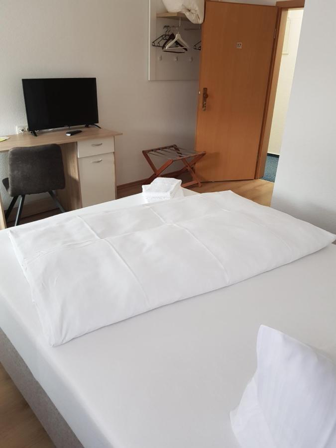 Hotel Zur Altstadt Calbe Bagian luar foto