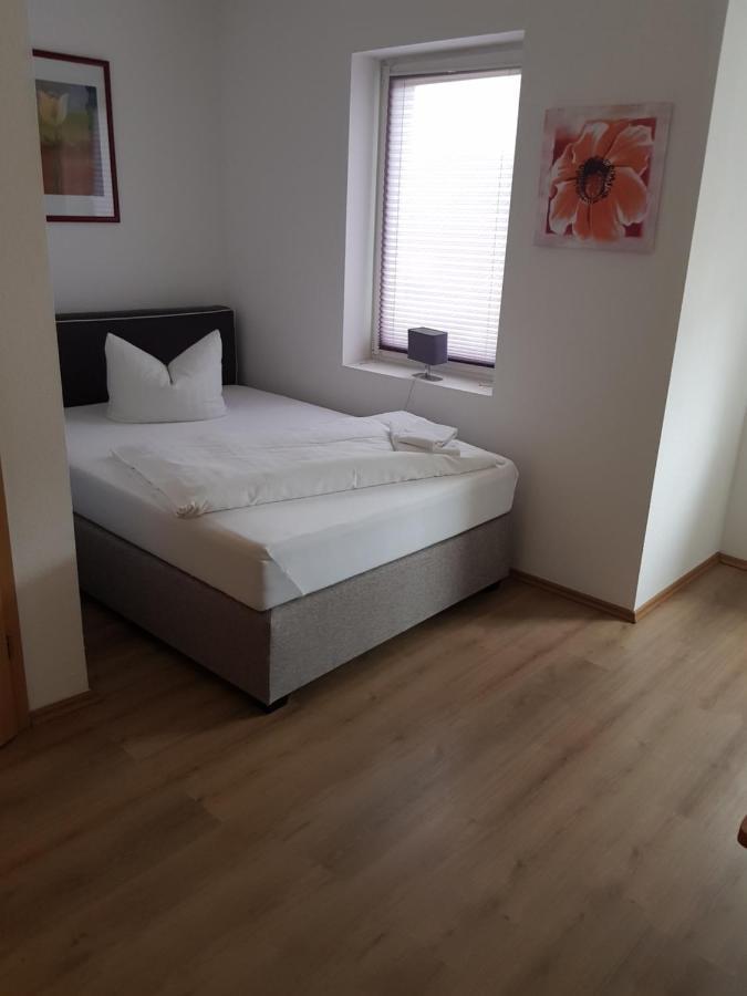 Hotel Zur Altstadt Calbe Bagian luar foto
