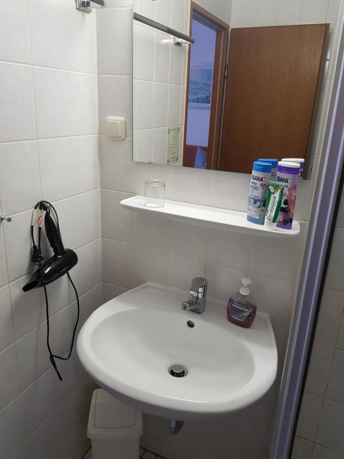 Hotel Zur Altstadt Calbe Bagian luar foto