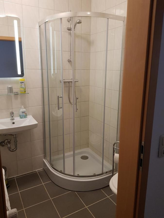 Hotel Zur Altstadt Calbe Bagian luar foto