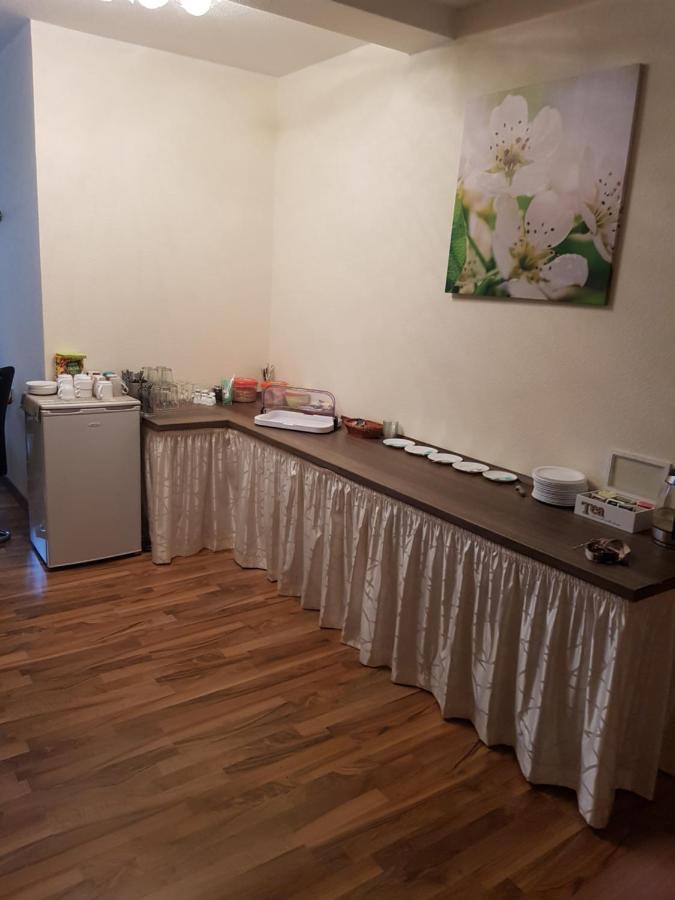Hotel Zur Altstadt Calbe Bagian luar foto
