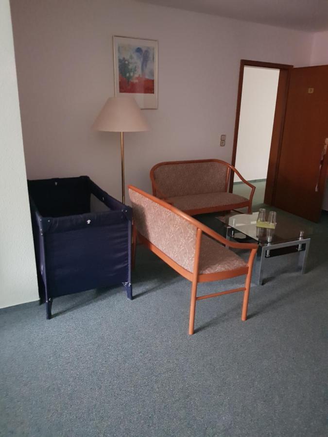 Hotel Zur Altstadt Calbe Bagian luar foto