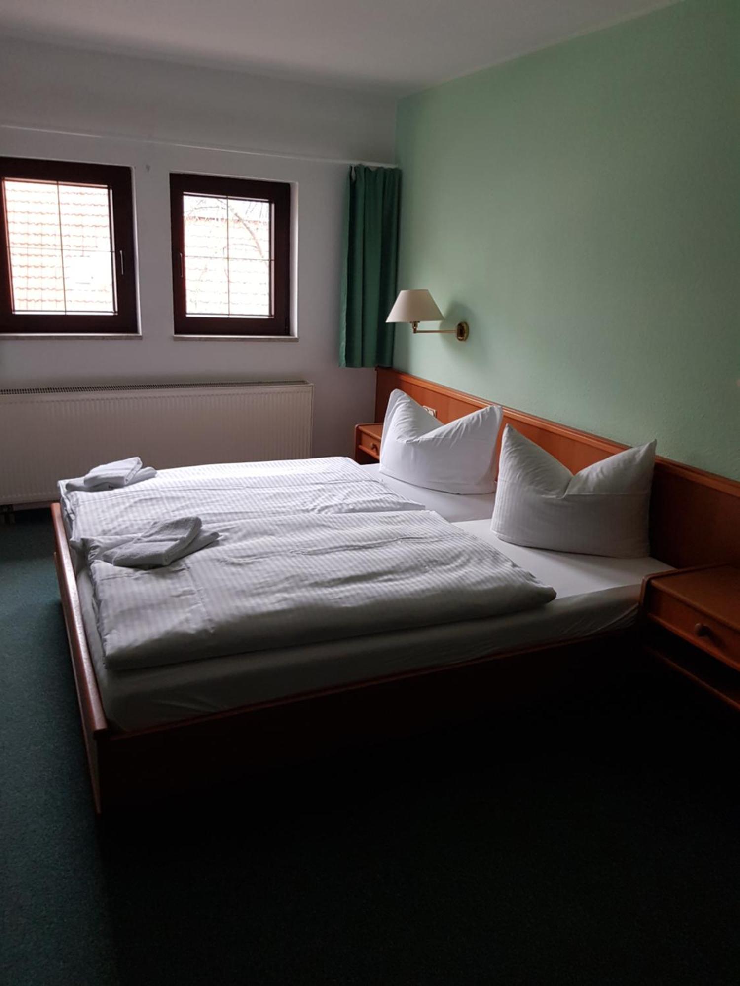 Hotel Zur Altstadt Calbe Bagian luar foto